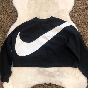 Crop nike long sleeve sweatshirt